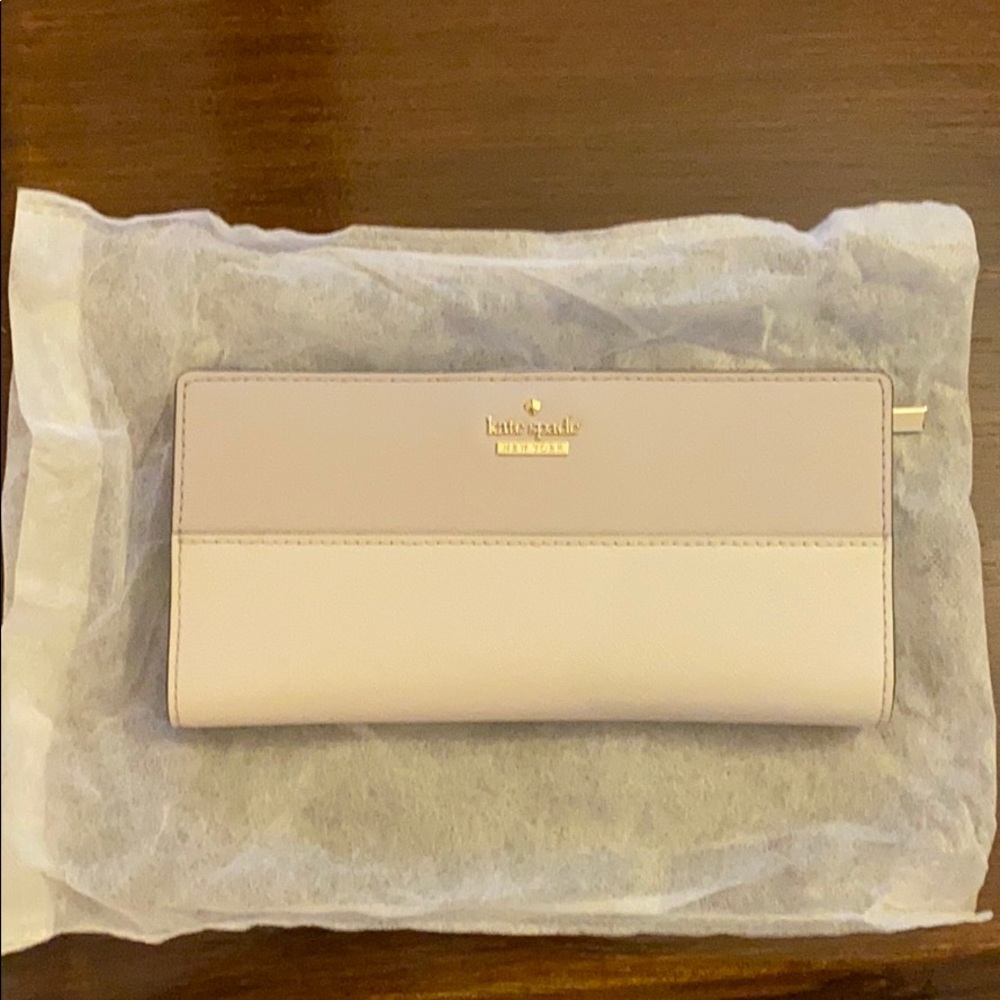 Continental wallet